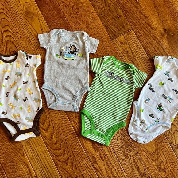 Monkey Themed Onsesie Set - Picture 1 of 5